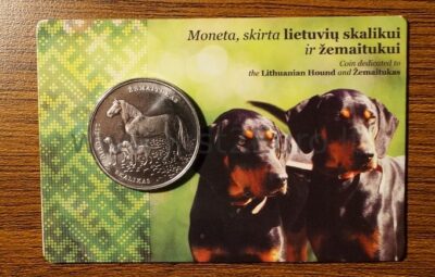 1.5 euro moneta zemaitukui ir skalikui korteleje 1.5 euros coin card 2017 Lithuania – the Lithuanian Hound and Žemaitukas